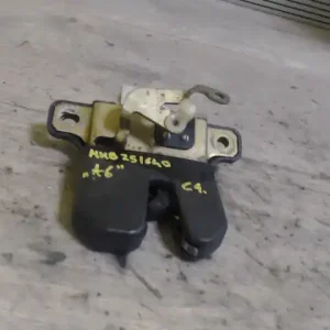 Végkiárusítás AUDI A6 97-04 Csomagtér ajtó zárszerkezet 4 ajtós bontott alkatrész