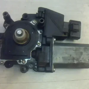 Különleges ajánlat AUDI A6 97-04 Jobb első ablakemelő motor 4 ajtós bontott alkatrész