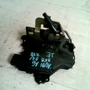 Legkelendőbb AUDI A6 97-04 Jobb első ajtó zárszerkezet központizáras bontott alkatrész