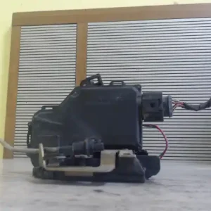 Kiárusítás AUDI A6 97-04 Jobb első ajtó zárszerkezet központizáras bontott alkatrész