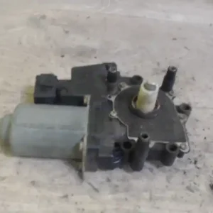 Utolsó esély AUDI A6 97-04 Jobb hátsó ablakemelő motor 4 ajtós bontott alkatrész