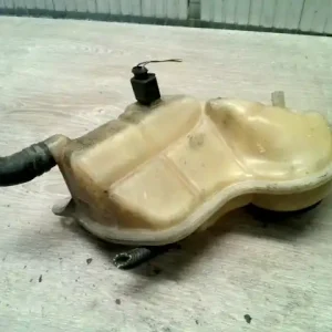 Végkiárusítás AUDI A6 97-04 Kiegyenlítő tartály 1.8 b bontott alkatrész