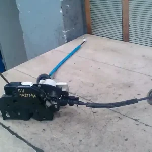 Szezonális akció AUDI A8 2003.01.01-2010.02.28 Bal hátsó ajtó zárszerkezet központi záras 4 ajtós bontott alkatrész