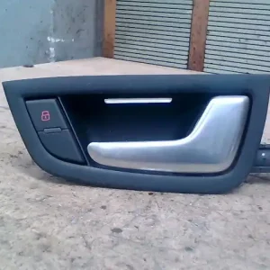 Kedvezményes ár AUDI A8 2003.01.01-2010.02.28 Bal hátsó belső kilincs 4 ajtós bontott alkatrész