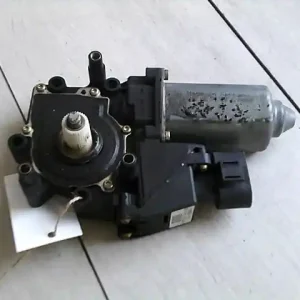 Kedvezmény AUDI A8 94.06-02.12 Jobb első ablakemelő motor bontott alkatrész