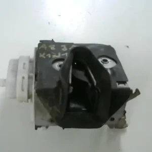 Gyors kiszállítás AUDI A8 94.06-02.12 Jobb első ajtó zárszerkezet központizáras bontott alkatrész