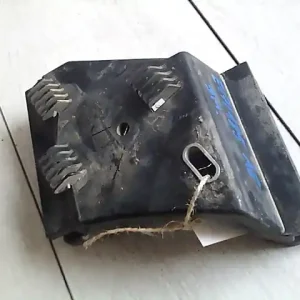 Outlet AUDI A8 94.06-02.12 Jobb hátsó lökhárító oldaltartó bontott alkatrész