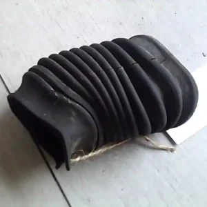 Kiárusítás AUDI A8 94.06-02.12 Kábel átvezető bontott alkatrész