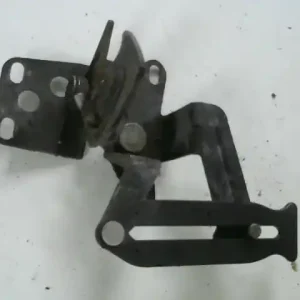 Végkiárusítás AUDI A8 94.06-02.12 Motorháztető zár bontott alkatrész