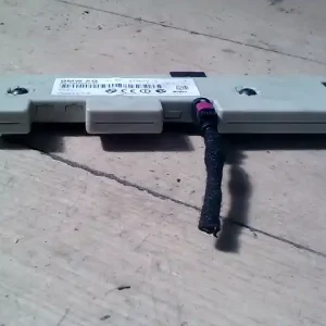 BMW 3 (E90, E91) 2005.03.01-2008.08.31 Antenna erősítő bontott alkatrész Legkelendőbb