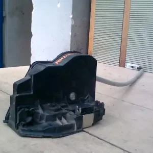 BMW 3 (E90, E91) 2005.03.01-2008.08.31 Bal hátsó ajtó zárszerkezet központi záras bontott alkatrész Azonnal elérhető