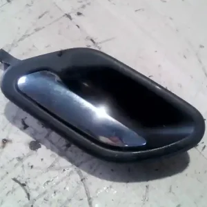 Azonnali szállítás BMW 520 Bal hátsó belső kilincs bontott alkatrész