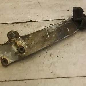 Korlátozott ajánlat BMW E30 81-94 Motortartó bak 1.8i bontott alkatrész