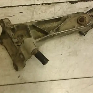 BMW E30 81-94 Motortartó bak 1.8i bontott alkatrész Újdonság