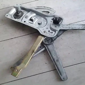 BMW E34 87-96 Jobb hátsó ablakemelő szerkezet mechanikus bontott alkatrész Azonnal elérhető