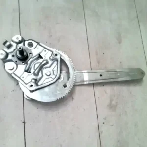 Végkiárusítás BMW E36 89-00 Jobb hátsó ablakemelő szerkezet mechanikus 4 ajtós bontott alkatrész