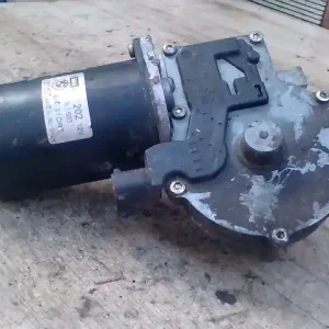 Olcsó BMW E39 95-03 Ablaktörlő motor első bontott alkatrész