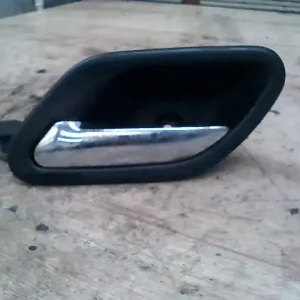 Ne maradj le BMW E39 95-03 Bal első külső kilincs bontott alkatrész