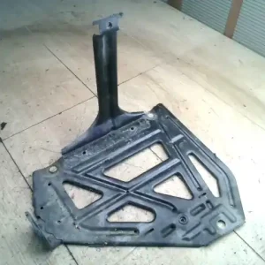 Vedd meg most BMW E46 98-05 Akkumulátor tartó 2.0i bontott alkatrész