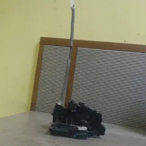 Legnépszerűbb BMW E46 98-05 Bal hátsó ajtó zárszerkezet központi záras 4 ajtós bontott alkatrész