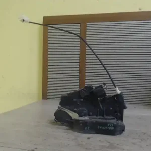 Azonnal elérhető BMW E46 98-05 Jobb első ajtó zárszerkezet központizáras bontott alkatrész