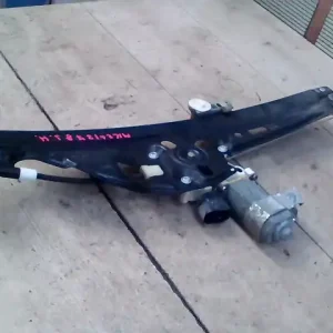 Olcsó BMW E61 2003.07.01-2010.10.01 Jobb hátsó ablakemelő szerkezet elektromos kombi bontott alkatrész