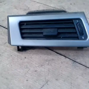 Azonnal elérhető BMW E61 2003.07.01-2010.10.01 Szellőző jobb bontott alkatrész