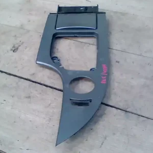 Expressz szállítás BMW E61 2003.07.01-2010.10.01 Váltókar keret 2,5i bontott alkatrész