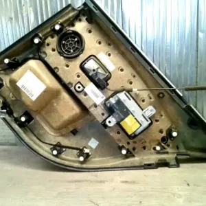 Outlet BMW E65 02.09.01-08.09.30 Bal hátsó ajtó kárpit 4 ajtós bontott alkatrész