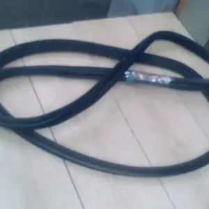 Vásárlói kedvenc BMW E65 02.09.01-08.09.30 Bal hátsó ajtó kéder gumi karosszérián levő,4 ajtós bontott alkatrész