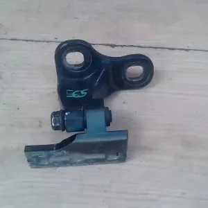 Szuper ajánlat BMW E65 02.09.01-08.09.30 Bal hátsó felső ajtózsanér 4 ajtós bontott alkatrész