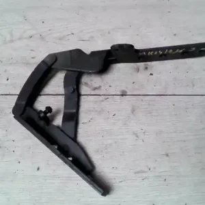 Biztonságos fizetés BMW E65 02.09.01-08.09.30 Motorháztető jobb zsanér bontott alkatrész