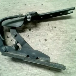 BMW E65 02.09.01-08.09.30 Motorháztető jobb zsanér 3.0 d bontott alkatrész Árcsökkenés