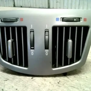 Ne maradj le BMW E65 02.09.01-08.09.30 Középső szellőző bontott alkatrész