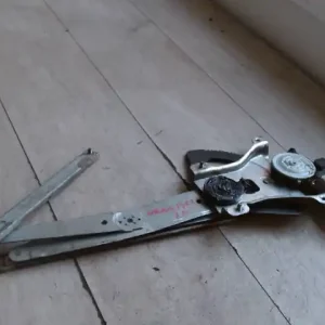 Azonnal elérhető CHEVROLET AVEO T200 03.01-07.12 Jobb első ablakemelő szerkezet elektromos bontott alkatrész