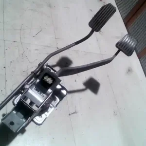 Korlátozott ajánlat CHEVROLET KALOS Pedálsor gázpedál fékpedál kuplung pedál 1.4i kuplung pedál nélkül. bontott alkatrész