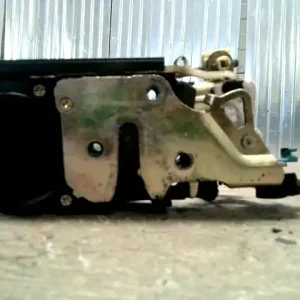 Kedvezményes ár CHEVROLET LACETTI Jobb hátsó ajtó zárszerkezet központi záras 4 ajtós bontott alkatrész