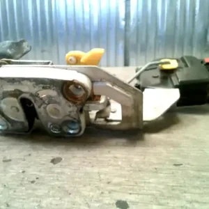 Végkiárusítás CHEVROLET Matiz 2005-2010 Jobb első ajtó zárszerkezet központizáras 5 ajtós, ferdehátú bontott alkatrész