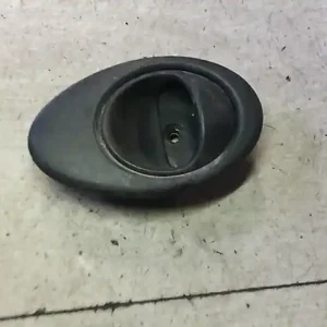 Nézd meg most CHEVROLET SPARK M200 05.05-10.02 Bal első belső kilincs bontott alkatrész