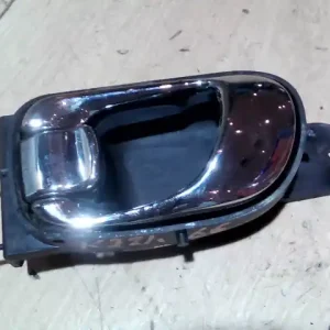 Gyors kiszállítás CHEVROLET Tacuma 02-08 Bal hátsó belső kilincs bontott alkatrész