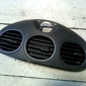 CHRYSLER 300 Középső szellőző bontott alkatrész Outlet