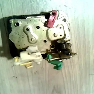 CHRYSLER PT CRUISER 99-06 Bal hátsó ajtó zárszerkezet központi záras központizárasbontott alkatrész Olcsó