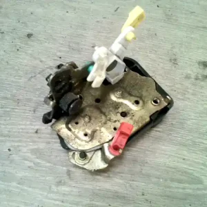 CHRYSLER PT CRUISER 99-06 Bal hátsó ajtó zárszerkezet központi záras bontott alkatrész Biztonságos vásárlás