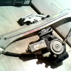 CHRYSLER PT CRUISER 99-06 Jobb hátsó ablakemelő szerkezet elektromos bontott alkatrész Végkiárusítás