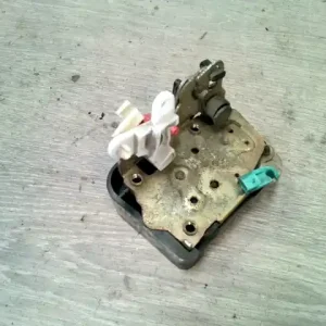 Ingyenes szállítás CHRYSLER PT CRUISER 99-06 Jobb hátsó ajtó zárszerkezet központi záras bontott alkatrész