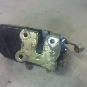 CHRYSLER VOYAGER 01.03-05.01 Bal első ajtó zárszerkezet központi záras bontott alkatrész Ingyenes szállítás