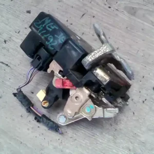 Ajánlat CHRYSLER VOYAGER 01.03-05.01 Jobb első ajtó zárszerkezet központizáras egyterű bontott alkatrész