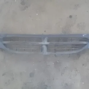 Kedvezményes ár CHRYSLER VOYAGER 01.03-05.01 Hűtőrács díszrács bontott alkatrész