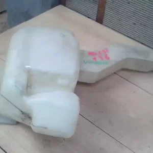 Azonnal elérhető CHRYSLER VOYAGER 96-01 Ablakmosó tartály 2 motoros motorok nélkül bontott alkatrész