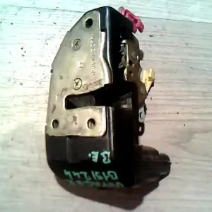 Különleges ajánlat CHRYSLER VOYAGER 96-01 Bal első ajtó zárszerkezet központi záras bontott alkatrész